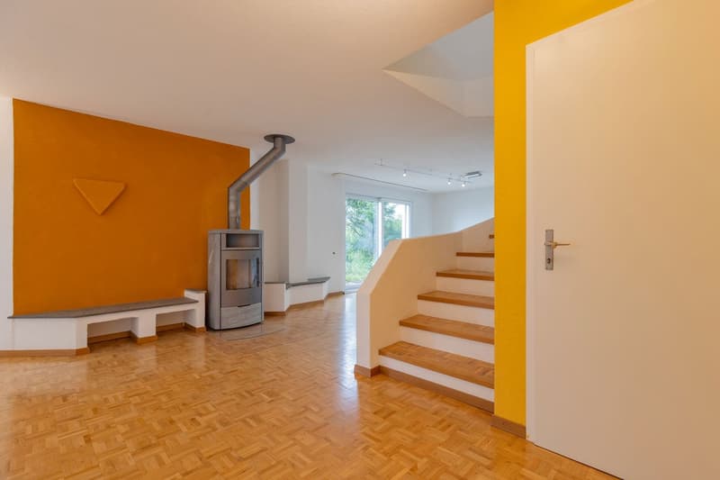 Freistehendes 5.5-Zimmer Einfamilienhaus mit Weitsicht bis zu den Alpen (14)