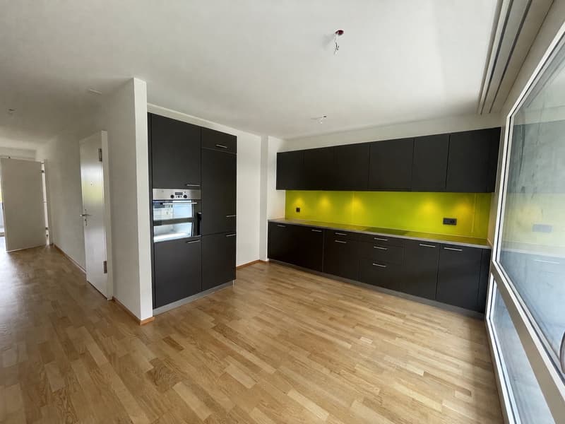 Nähe WestSide: Top moderne Wohnung mit 2 grossen Balkonen (1)