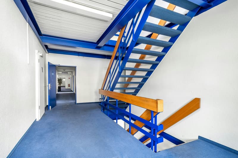 Votre site de production avec haute salle, grandes portes, forte charge au sol (5)