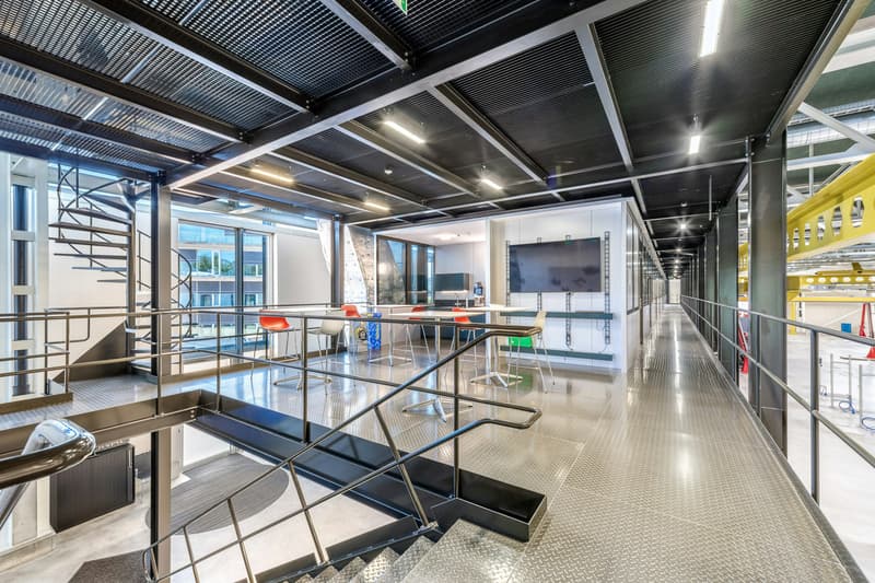 Hall moderne, grande de 5 000 m² avec bureaux et ateliers intégrés à l'intersection A1/A2 - divisible (13)