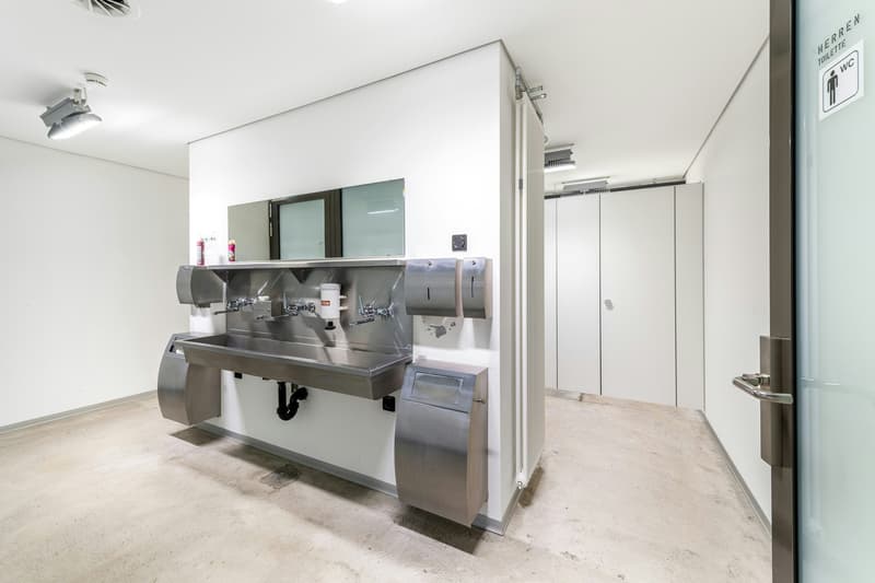 Hall moderne, grande de 5 000 m² avec bureaux et ateliers intégrés à l'intersection A1/A2 - divisible (11)