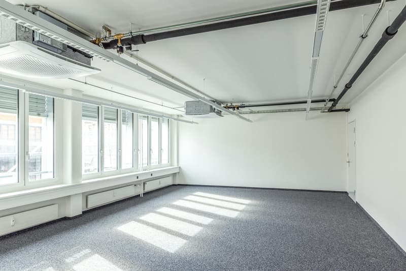 Neu sanierte Büroflächen - Optimale Erreichbarkeit und Teilbarkeit (8)