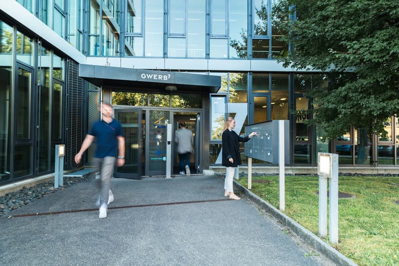 GWERB7 - 346m2 Attraktive Bürofläche mit Showroom und Lounge Eingang in Aesch! (5)