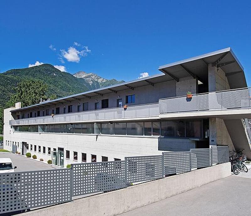 Parcheggi esterni (1)