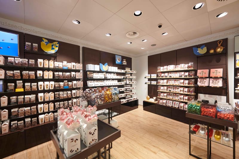 Frequently Visited Corner Retail Space 82 m² Würenlos Highway Rest Stop (6)