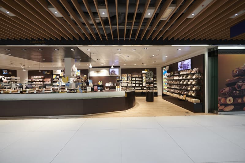 Frequently Visited Corner Retail Space 82 m² Würenlos Highway Rest Stop (2)