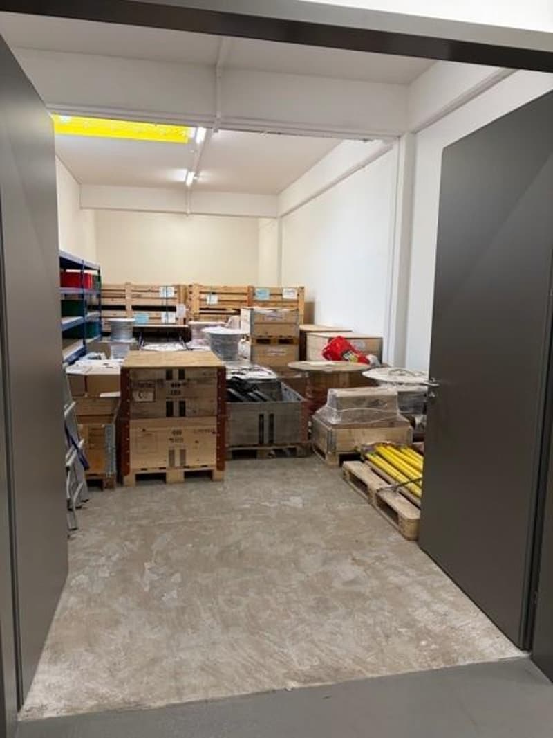 Mix & Match - Due aree di stoccaggio con una superficie totale di 260 m²! (4)