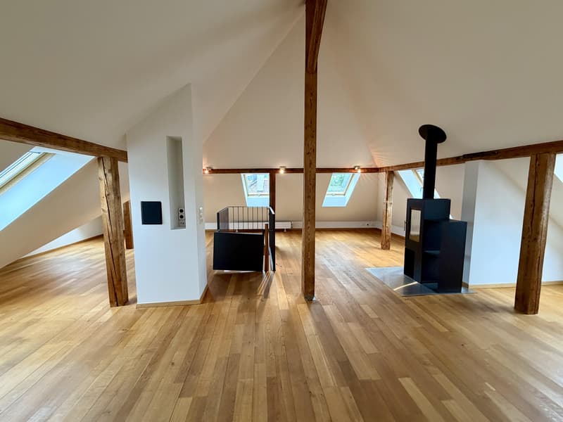 Exklusive 3.5-Zimmer-Maisonettewohnung mit Cheminée im beliebten Kreis 8 (1)