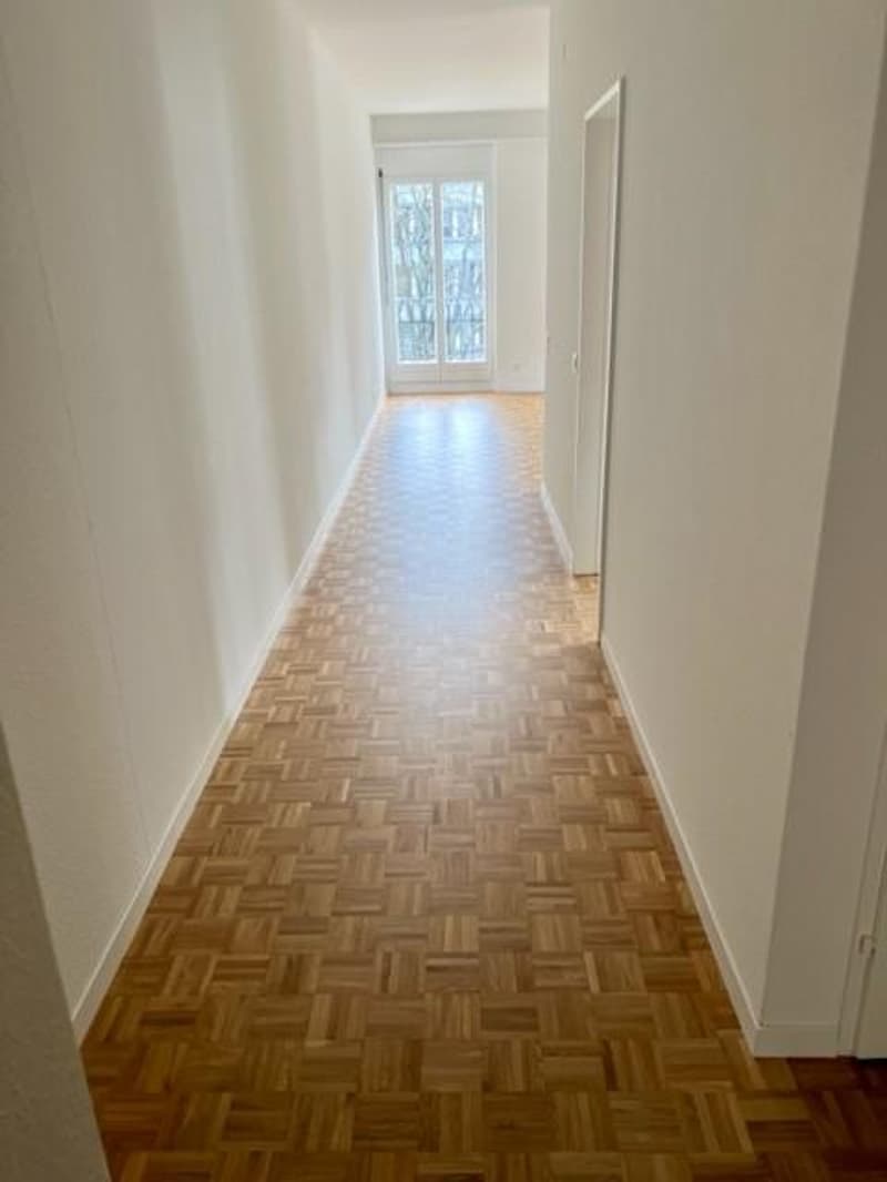 Charmante und zentrale 2.5-Zimmerwohnung in Zürich-Oerlikon (8)