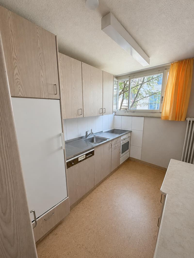 Attraktive 3-Zimmer-Wohnung mit grosszügigem Balkon und Blick ins Grüne (3)
