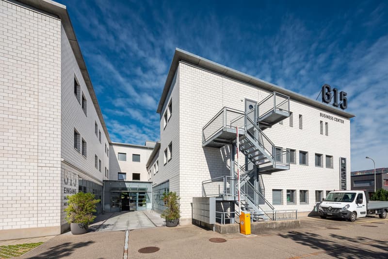 Suchen Sie einen modernen  Arbeitsplatz im Herzen von Volketswil? (2)