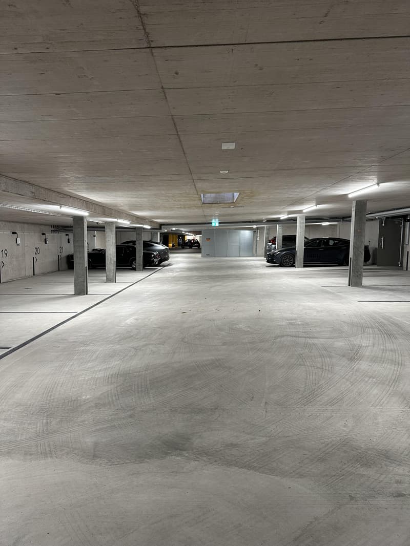 Tiefgaragenparkplatz in Bassersdorf (2)