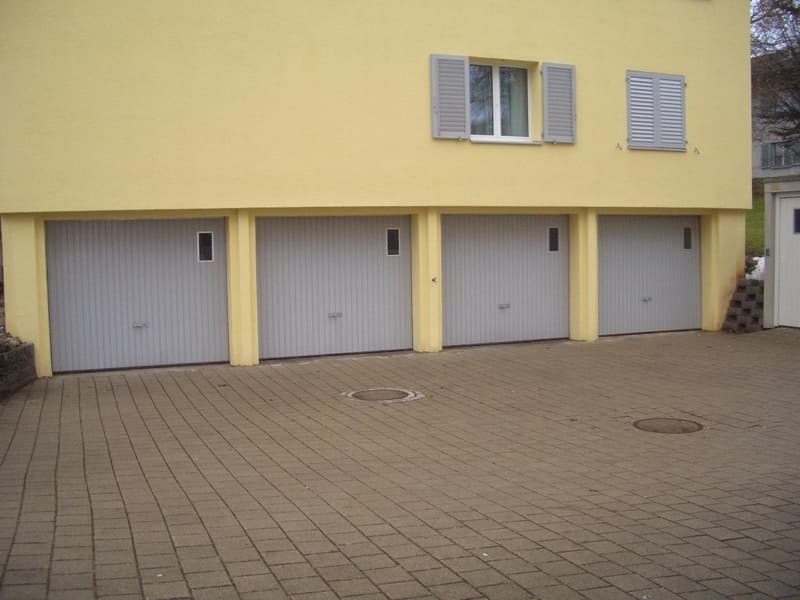 Parkplatz in Kloten (2)