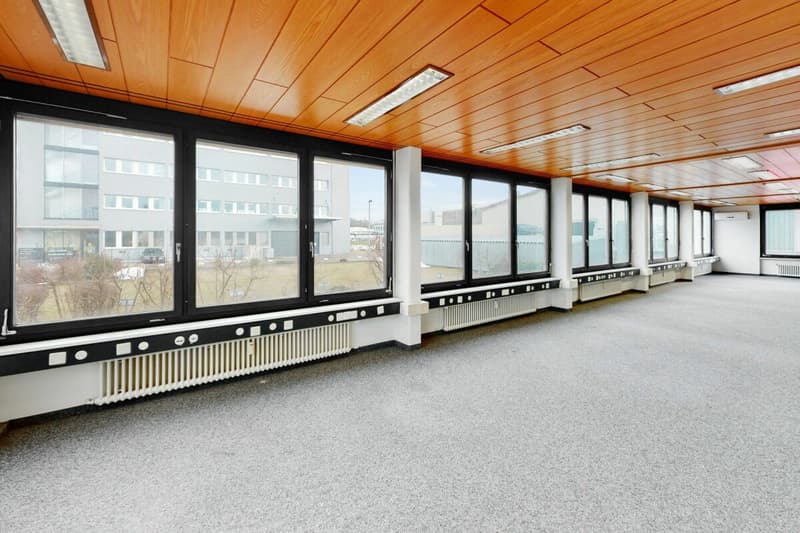 Air-Conditioned Office and Commercial Space (1)