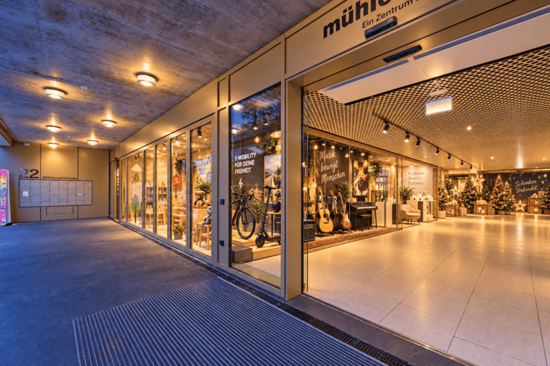 Mieten Sie Ihr Werbe-Schaufenster in Oberwil! (15)
