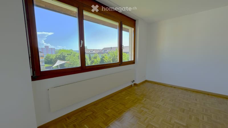 Charming 1.5-Room Attic Apartment for Sale in the Heart of Winterthur (2)