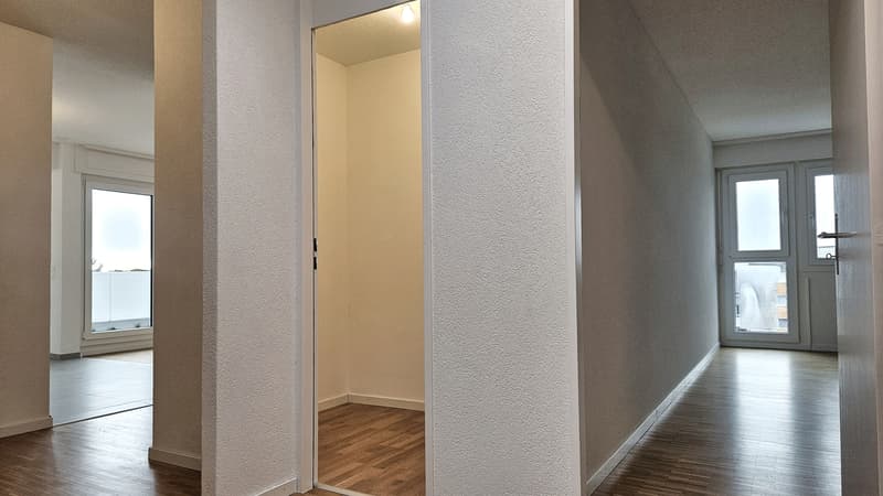 Appartement attique 4.5 p. avec colonne de lavage + balcon à Fribourg (7)