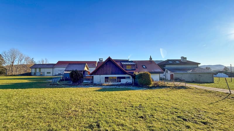 Maison jumelée 5.5 pces avec jardin d'agrément au Mont-de-Buttes / NE (2)