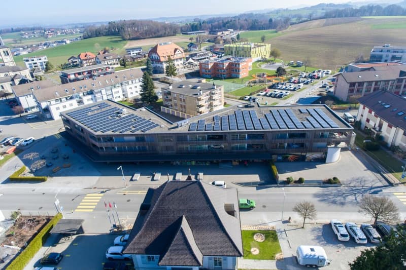 Investissement commercial attractif avec locataire principal à long terme au centre de Schmitten (3)