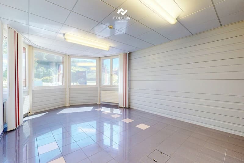 Moderne Gewerbehalle mit Büro und vielseitigem Nutzungspotenzial in Marly (11)