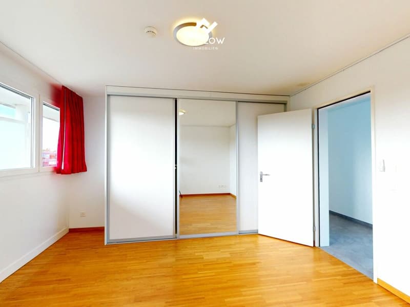Altersgerechte und barrierefreie 3,5 Zimmer Attikawohnung mit gehobenem Ausbaustandart und Sicht auf Jura und Emme (4)