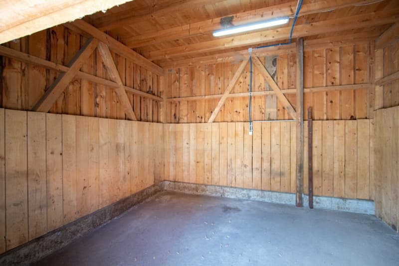 Ancienne ferme nécessitant d'importants travaux de rénovation avec partie rurale en zone agricole (16)