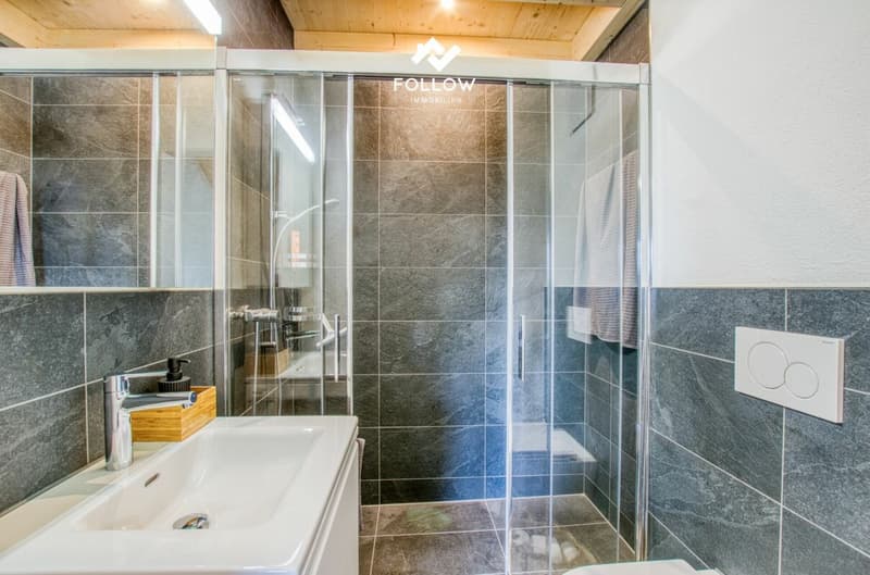 Hochwertige Wohnkultur auf zwei Etagen: Ihr neues Zuhause am Eichibach (20)