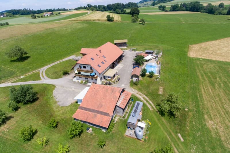 Bien plus qu'une ferme - trois appartements et d'innombrables possibilités (2)