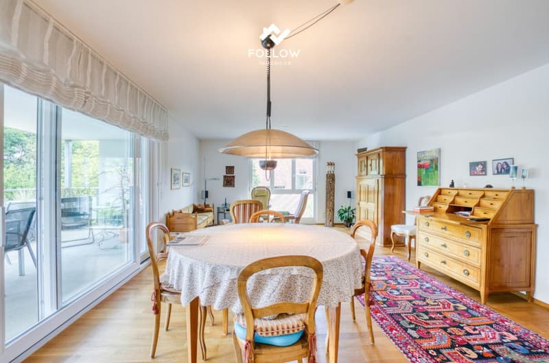 Idylle trifft auf Eleganz: Grosszügige 4.5-Zimmer-Wohnung an schöner Grünlage (8)