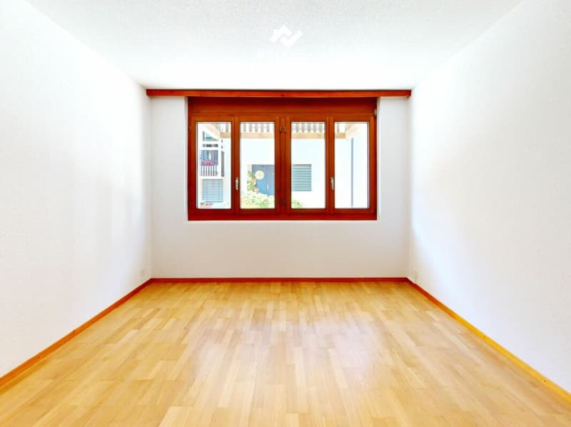 Gemütliche und teilsanierte 2,5 Zimmer Wohnung mit Gartensitzplatz (7)
