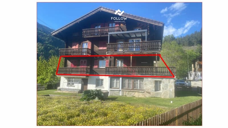 Grosse, teilrenovierte und familienfreundliche 4.5-Zimmer-Wohnung mit Balkon und Gartenanteil im Dorfzentrum von Fiesch (1)