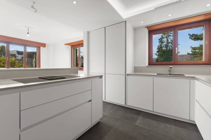 Maisonettewohnung mit Cheminée, Gartensitzplatz und 2 Aussenparkplätzen! (4)