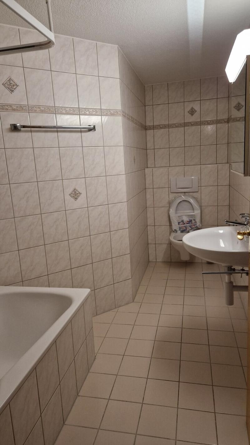 Ruhige Lage mit gedecktem Sitzplatz! (3)