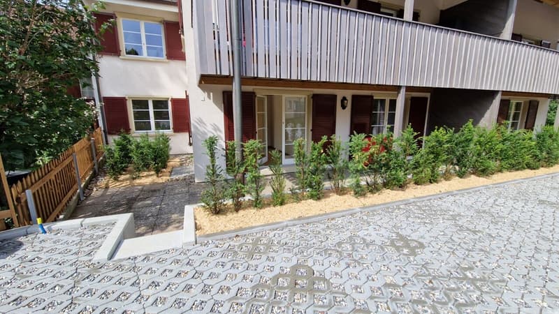 Ruhige Lage mit gedecktem Sitzplatz! (1)
