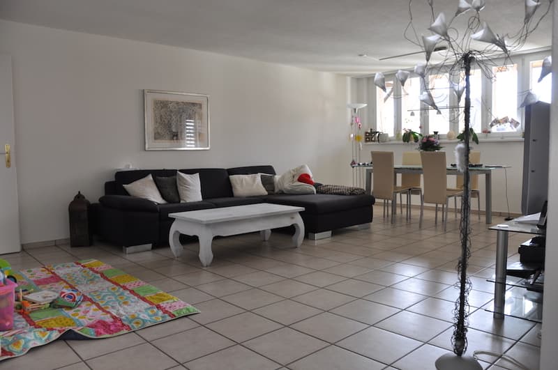 4.5 - Zimmerwohnung mit gedecktem Balkon im Dorfkern von Seltisberg! (6)