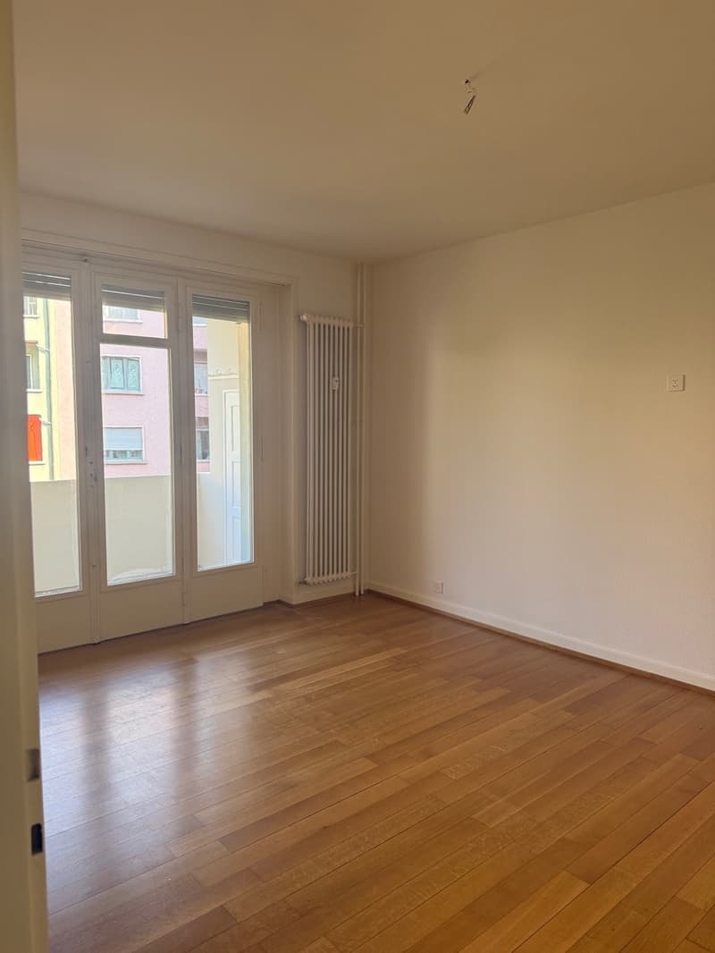 Helle 2.5 Zimmer Wohnung (9)