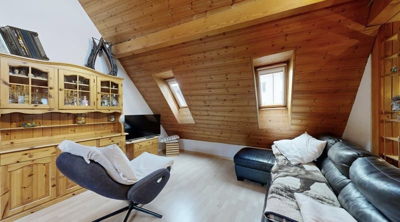 Charmante 4.5-Zimmer-Duplexwohnung mit Terrasse (2)
