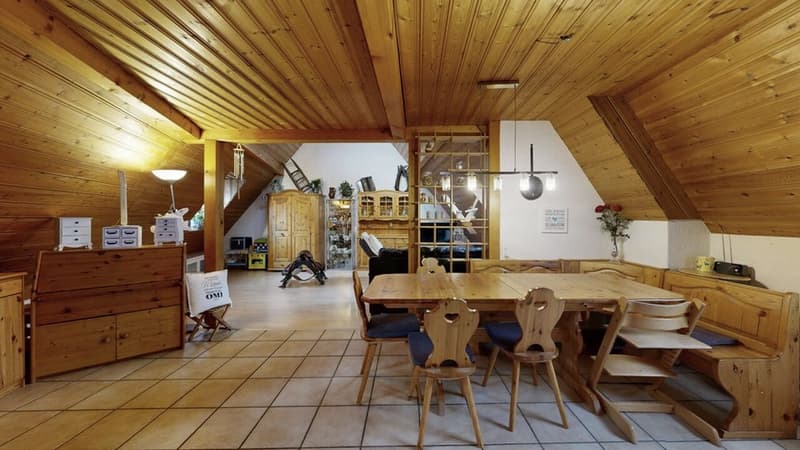 Charmante 4.5-Zimmer-Duplexwohnung mit Terrasse (3)