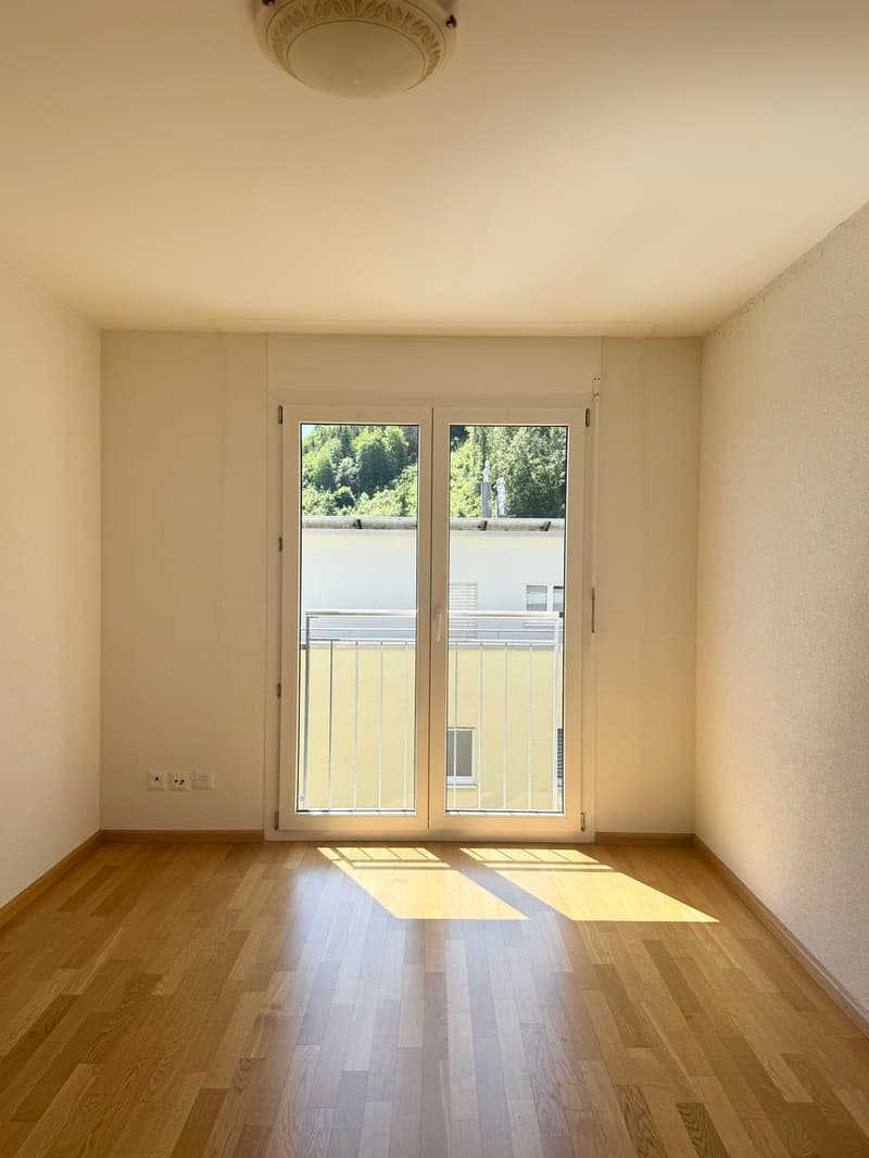 4.5-ZIMMERWOHNUNG MIT GROSSZÜGIGEM BALKON UND VIELSEITIGEN NEBENRÄUMEN (9)