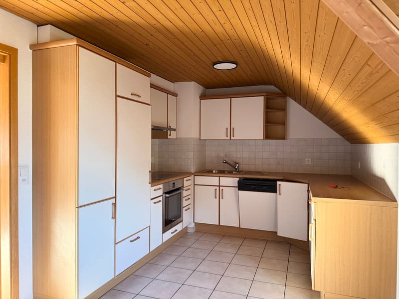 Idyllische Dachwohnung mit zwei Balkonen ! (5)