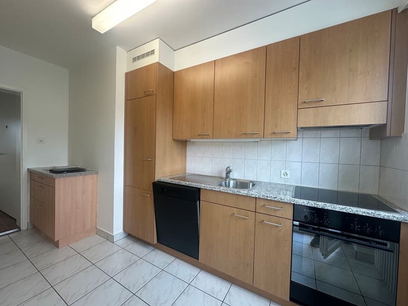 Helle 3.5 Zimmerwohnung mit Lift und Balkon (7)
