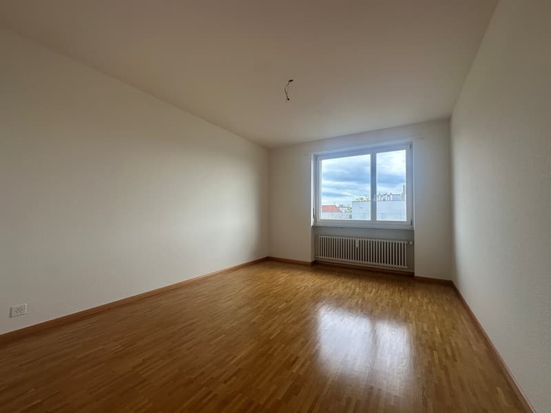 Helle 3.5 Zimmerwohnung mit Lift und Balkon (3)