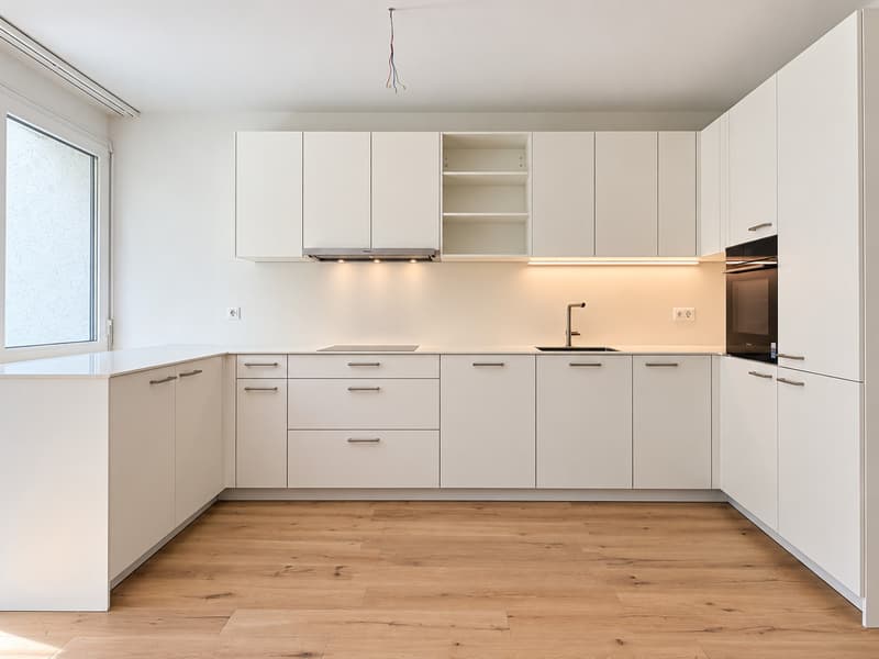 Frisch renoviert - neuwertige 4.5-Zimmer Erdgeschosswohnung in Horgen! (2)