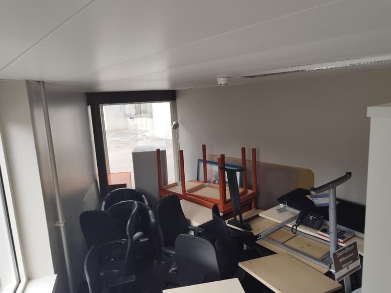 Bureaux de 210m2 au Rez & 1er avec 4 places de parc (13)