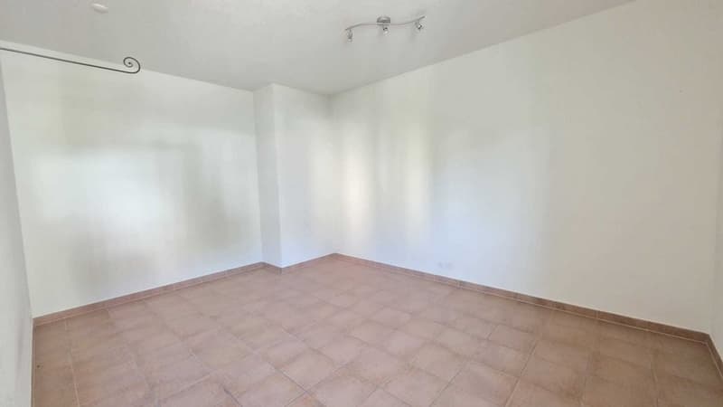 26fc0883-e5bd-43e8-83e6-a1c545176dec.jpg