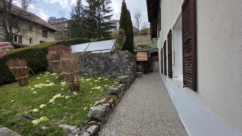 APPARTEMENT AVEC TERRASSE PRIVATIVE ET GARAGE (3)