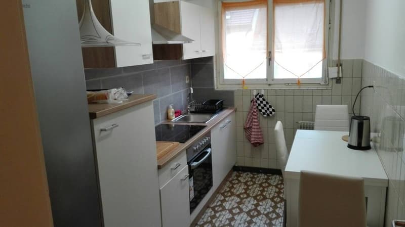 Charmant studio meublé au 4ème (2)