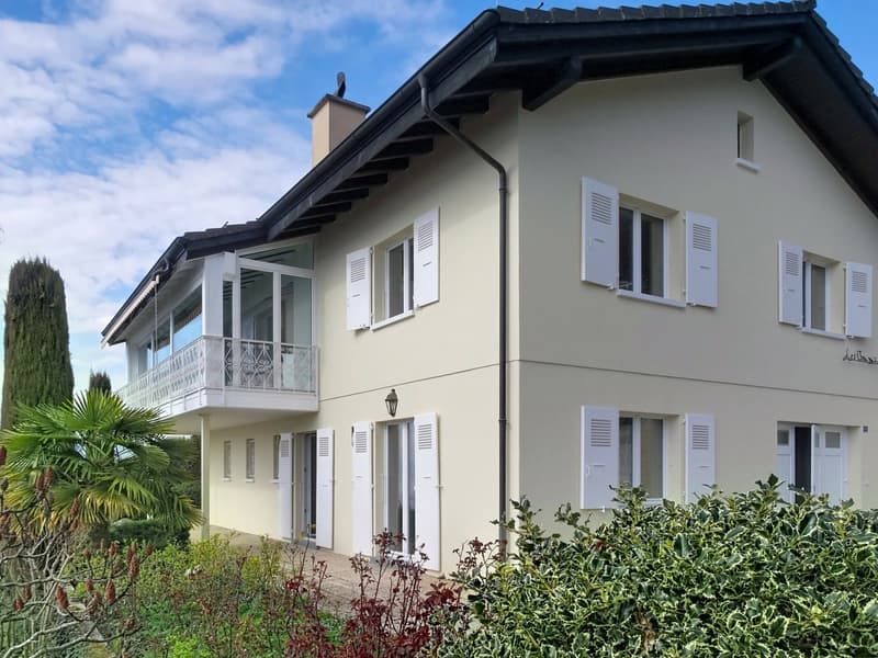 Magnifique maison de 5,5 pièces avec vue panoramique sur le lac et les montagnes. (2)