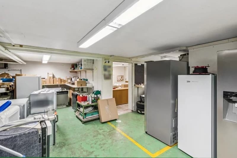Commercial premises - showroom - Workshop (9)
