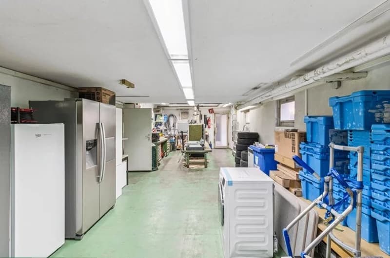 Commercial premises - showroom - Workshop (8)